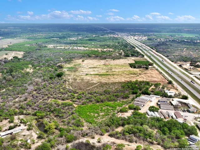 $5,000,000 | 17171 Interstate 35 Access Road, Atascosa, TX 78002