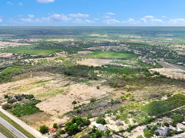 $5,000,000 | 17171 Interstate 35 Access Road, Atascosa, TX 78002