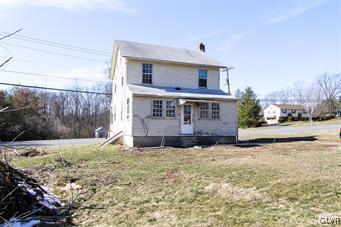 5975 Newside Road Schnecksville, PA 18078 - Photo 4 of 10 Gallery Image 4