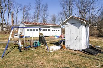 5975 Newside Road Schnecksville, PA 18078 - Photo 5 of 10 Gallery Image 5