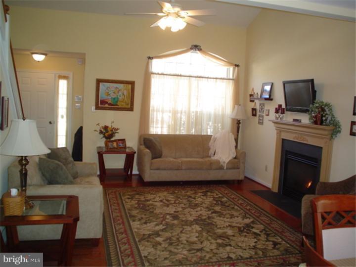 92 Longcross Road Royersford, PA 19468 - Photo 8 of 25 Living Room