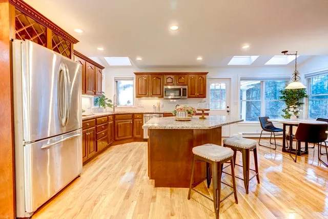 $1,399,000 | 17 Bridle Path, Walpole, MA 02081