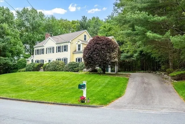 $1,399,000 | 17 Bridle Path, Walpole, MA 02081