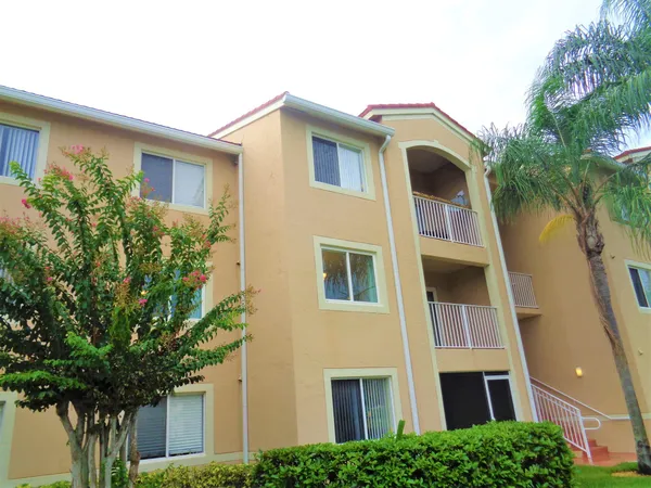 $195,000 | 1650 North 42ND Circle, Unit 206, Vero Beach, FL 32967
