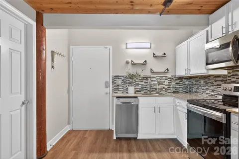 $185,000 | 201 South Hoskins Road, Unit 121, Charlotte, NC 28208
