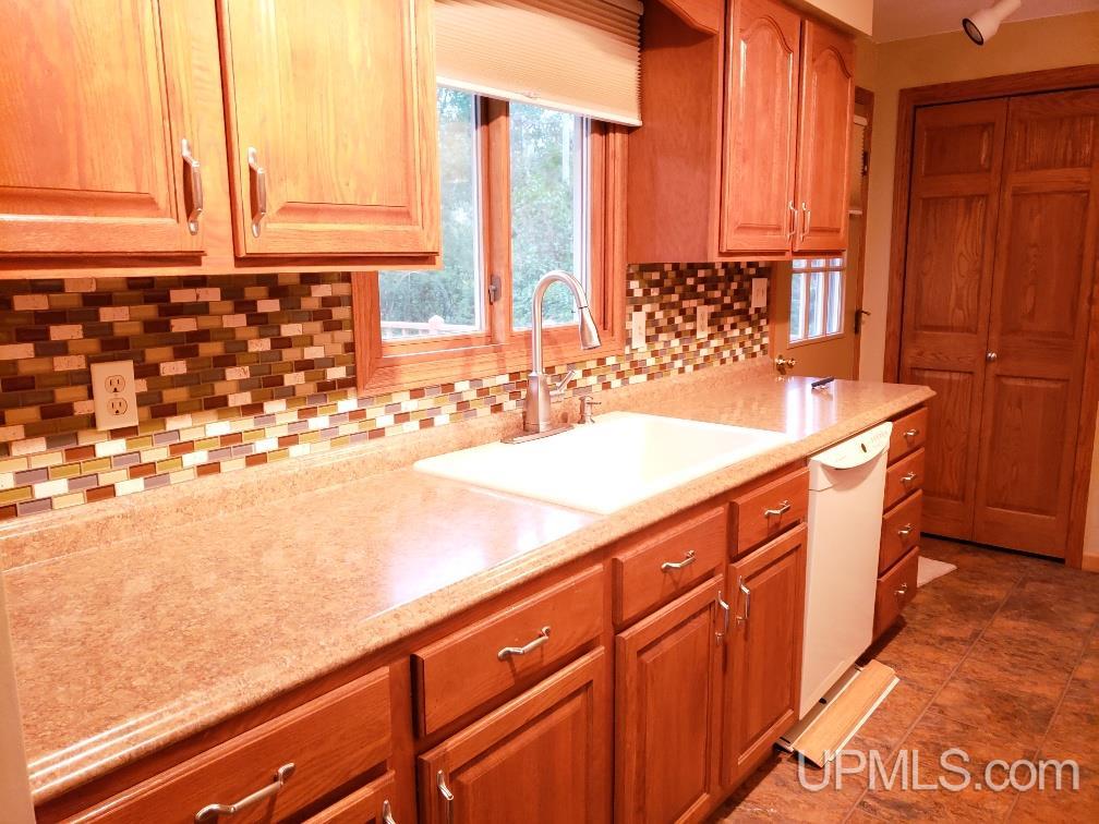 1572 Hamilton Lake Road Vulcan, MI 49892 - Photo 7 of 14