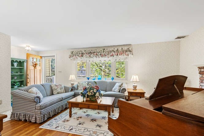 22 Marrett Road Burlington, MA 01803 - Photo 7 of 34