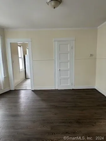 $2,100 | 481 Hollister Avenue, Unit 2, Bridgeport, CT 06607