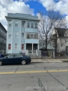 $2,100 | 481 Hollister Avenue, Unit 2, Bridgeport, CT 06607