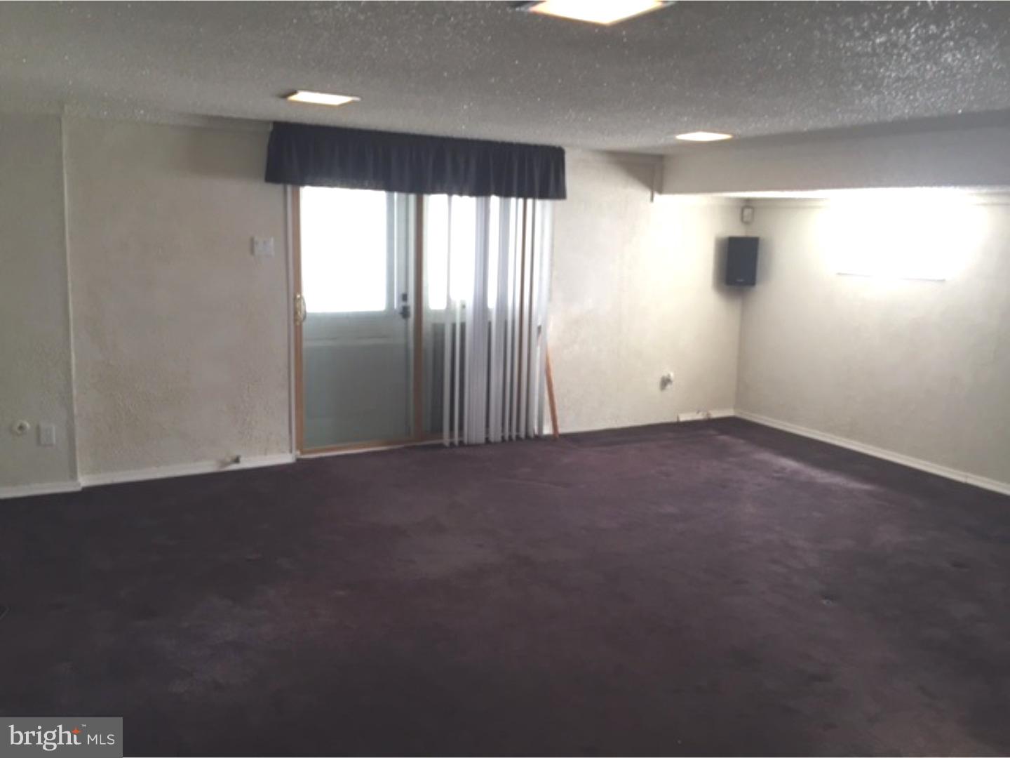 11933 Covert Road Philadelphia, PA 19154 - Photo 15 of 24 Family Room