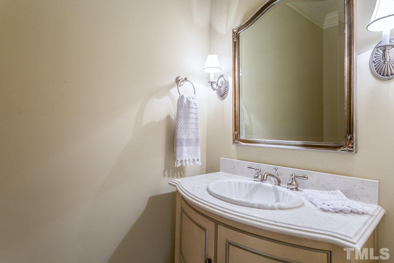 10512 Charmford Way Raleigh, NC 27615 - Photo 17 of 25 Gallery Image 17