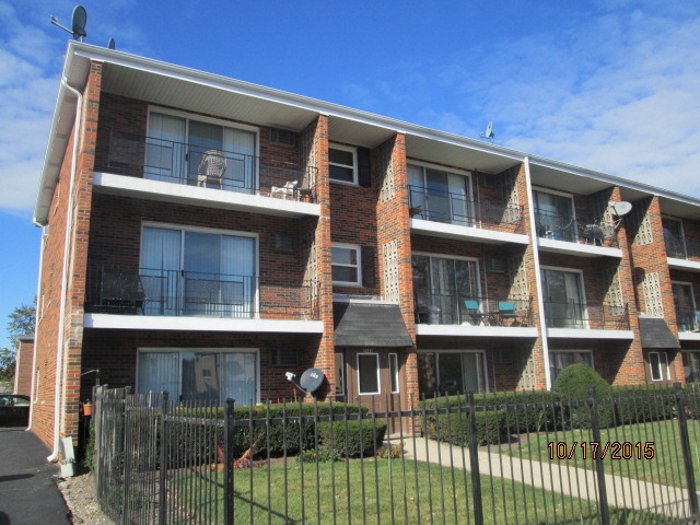 11946 South Ridgeway Avenue, Unit 1B Alsip, IL 60803 - Photo 1 of 16