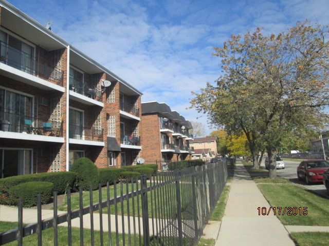 11946 South Ridgeway Avenue, Unit 1B Alsip, IL 60803 - Photo 2 of 16