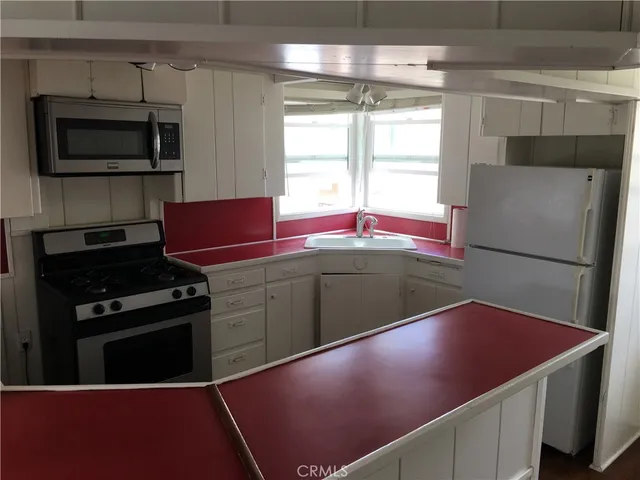 $4,000 | 435 1/2 Heliotrope Avenue, Corona del Mar, CA 92625