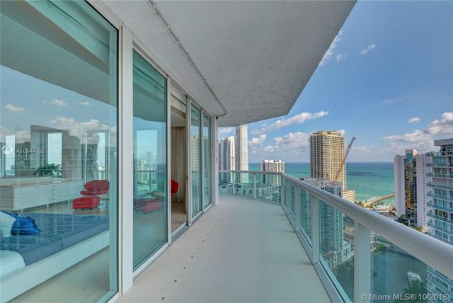 $2,300,000 | 16500 Collins Avenue, Unit PH3051, Sunny Isles Beach, FL 33160