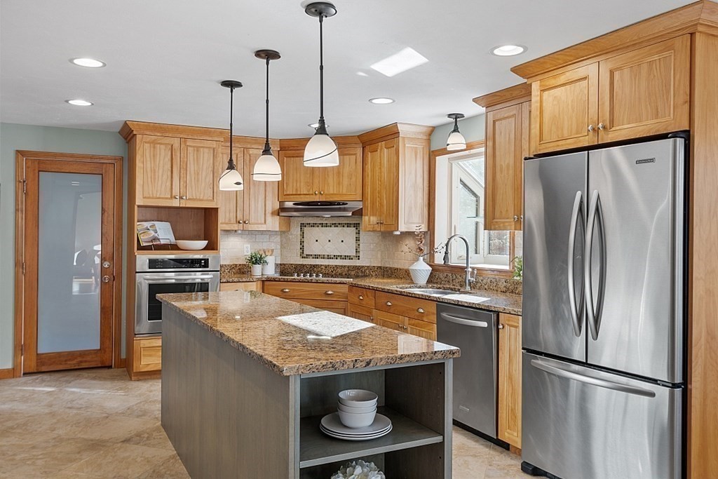 72 Forrest Road Westford, MA 01886 - Photo 13 of 42 Gallery Image 13