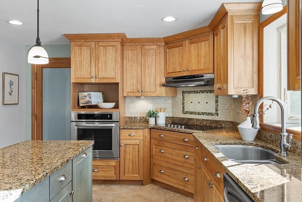 72 Forrest Road Westford, MA 01886 - Photo 14 of 42 Gallery Image 14