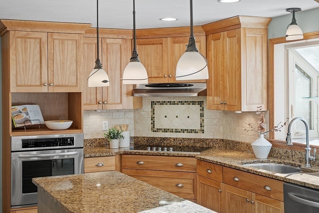 72 Forrest Road Westford, MA 01886 - Photo 15 of 42 Gallery Image 15