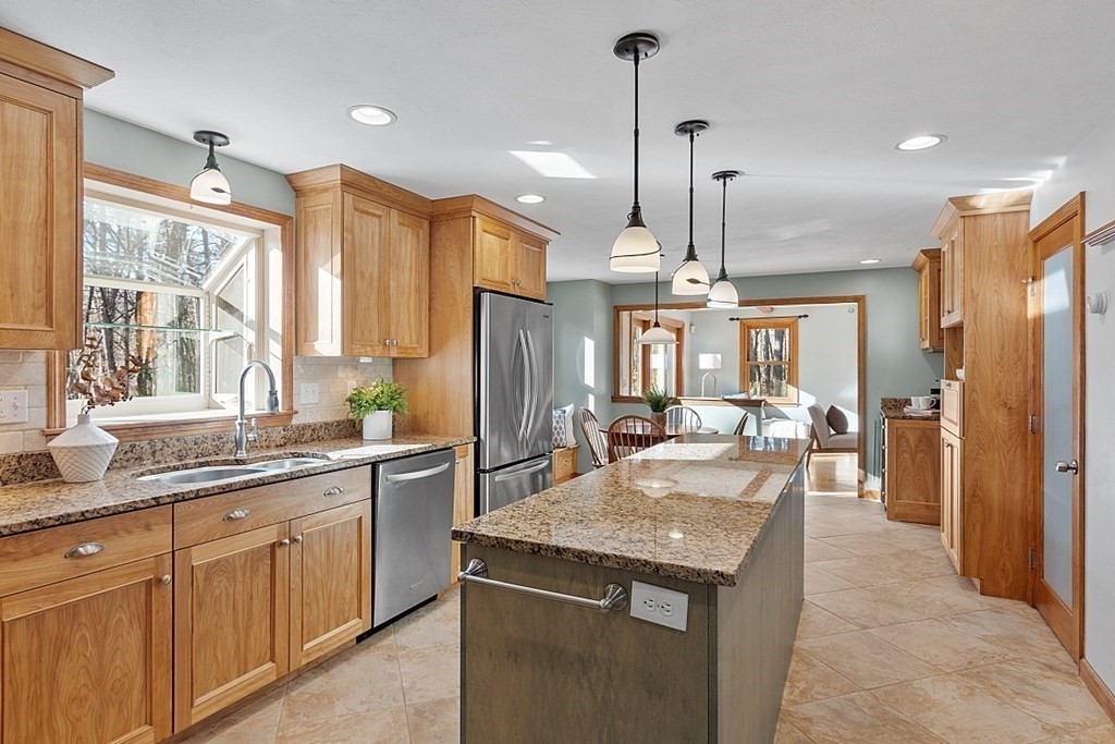72 Forrest Road Westford, MA 01886 - Photo 16 of 42 Gallery Image 16