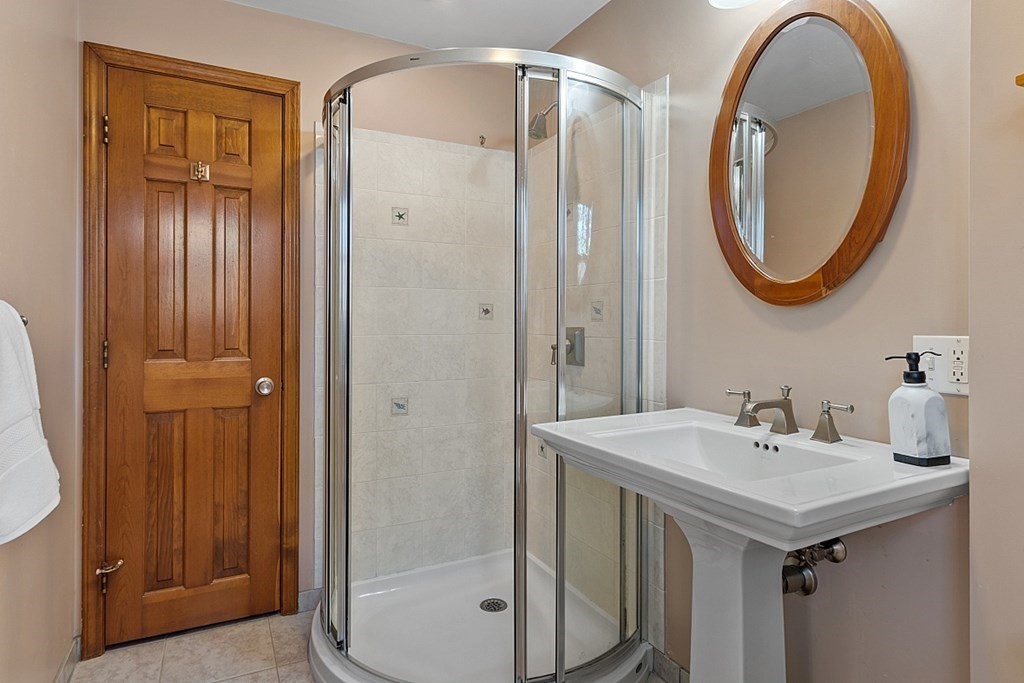 72 Forrest Road Westford, MA 01886 - Photo 32 of 42 Gallery Image 32