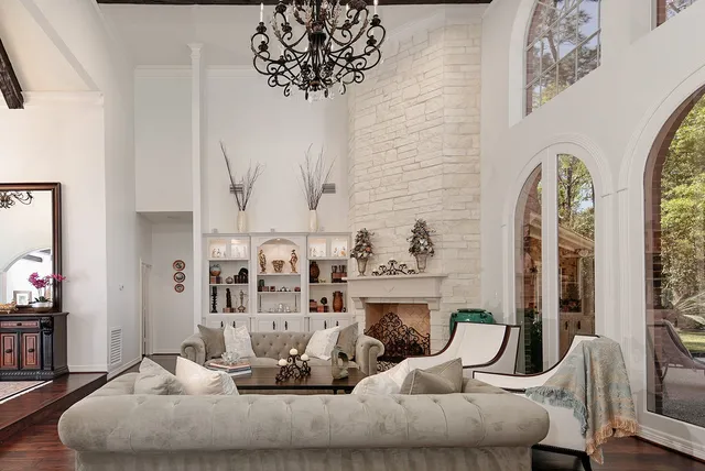 $1,698,000 | 38 Southgate Drive, The Woodlands, TX 77380