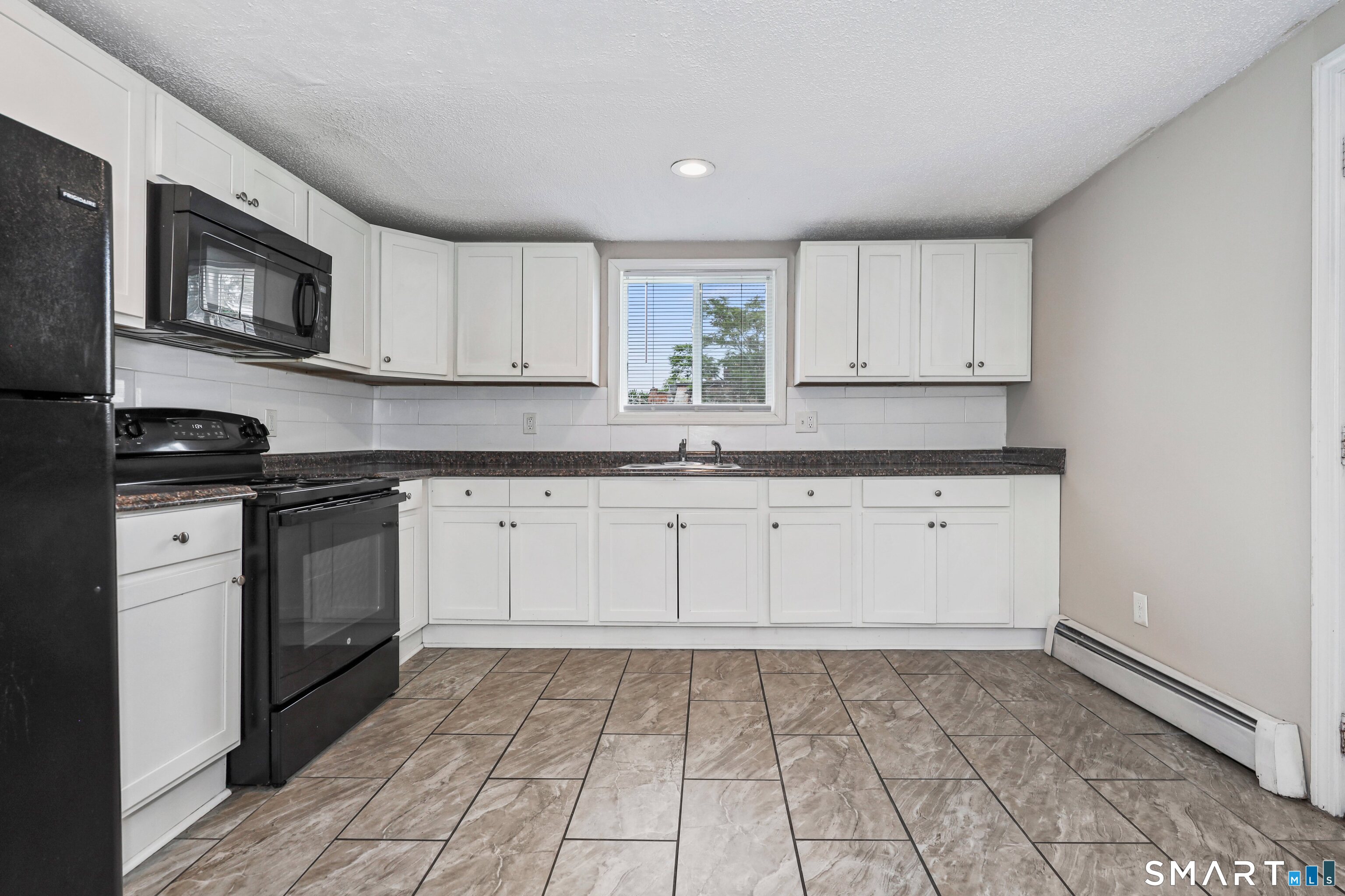 21 Hawkins Street, Unit 3 Derby, CT 06418 - Photo 7 of 27