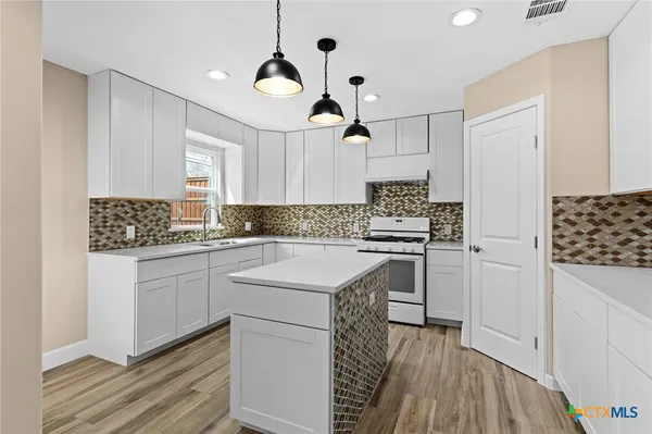 $1,500 | 209 West Victory Avenue, Temple, TX 76501