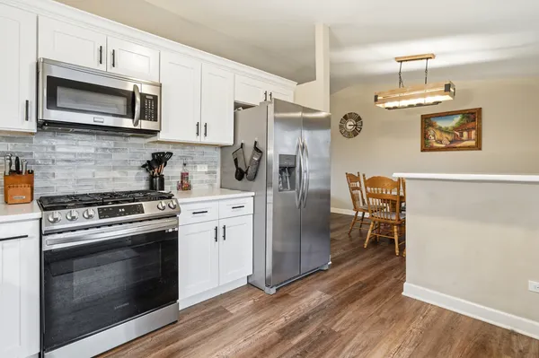 $385,000 | 7654 West Moorefield Drive, Frankfort, IL 60423