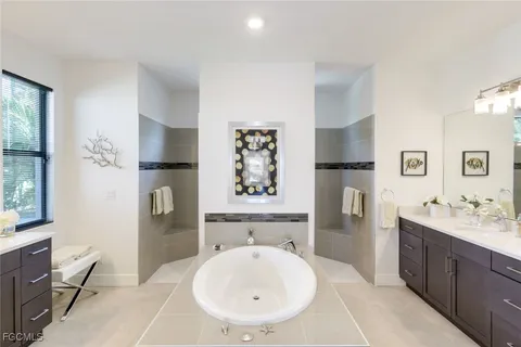 $1,349,000 | 2906 Southwest 29th Terrace, Cape Coral, FL 33914