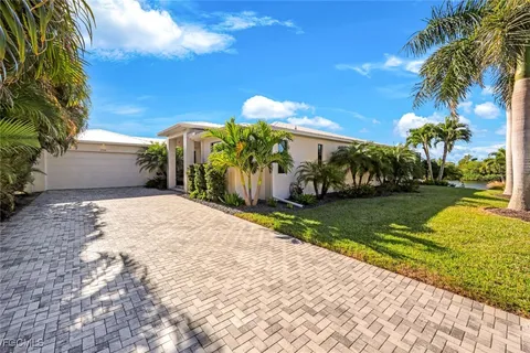 $1,349,000 | 2906 Southwest 29th Terrace, Cape Coral, FL 33914