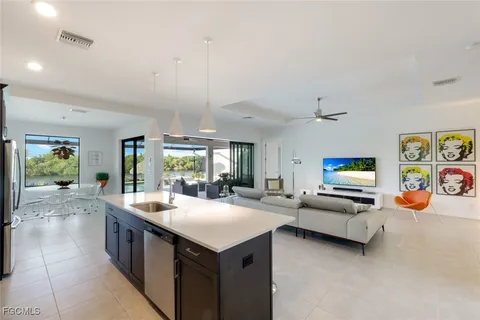 $1,349,000 | 2906 Southwest 29th Terrace, Cape Coral, FL 33914