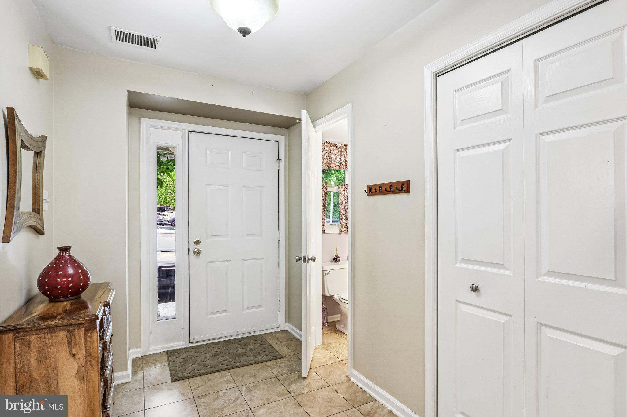 36 Independence Place, Unit 36 Chesterbrook, PA 19087 - Photo 7 of 55 Foyer