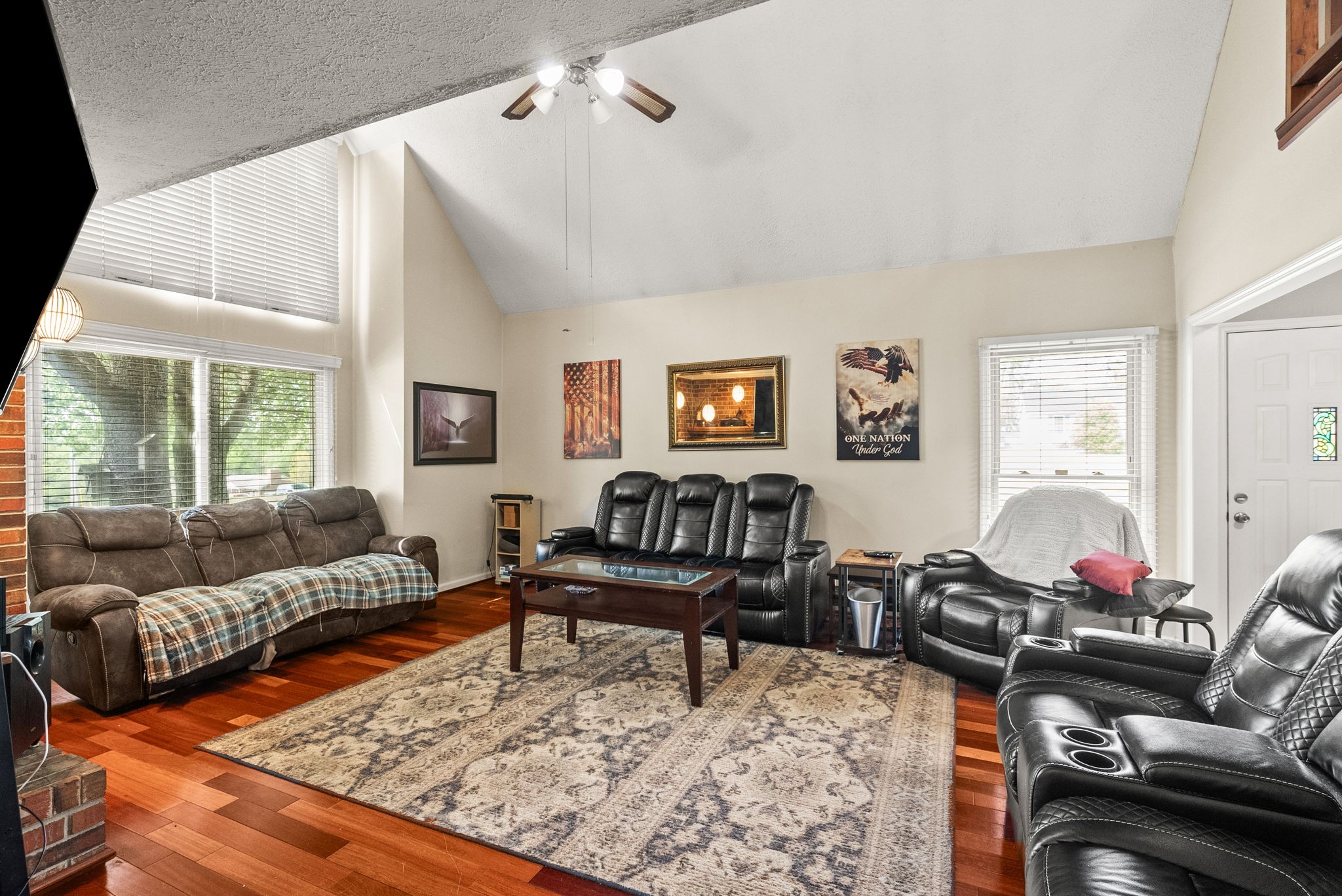 674 Lakeside Drive Springfield, TN 37172 - Photo 19 of 44 a living room with furniture and a flat screen tv