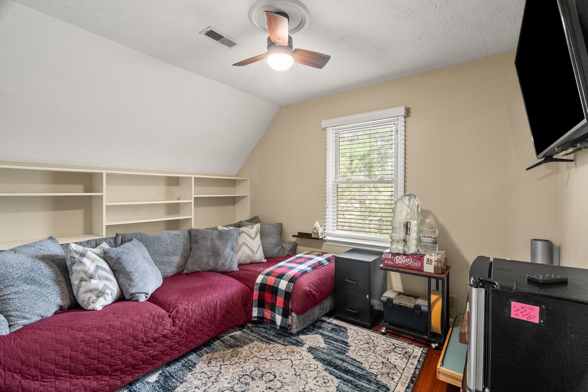 674 Lakeside Drive Springfield, TN 37172 - Photo 29 of 44 a living room with furniture and a flat screen tv