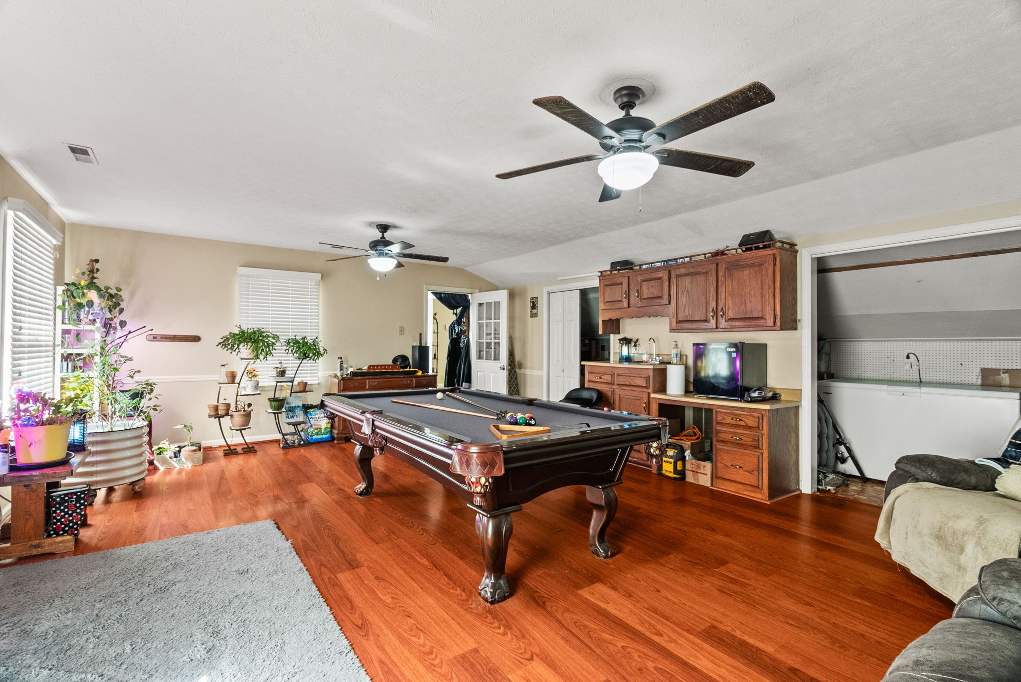 674 Lakeside Drive Springfield, TN 37172 - Photo 35 of 44 a living room with furniture a ceiling fan and a window