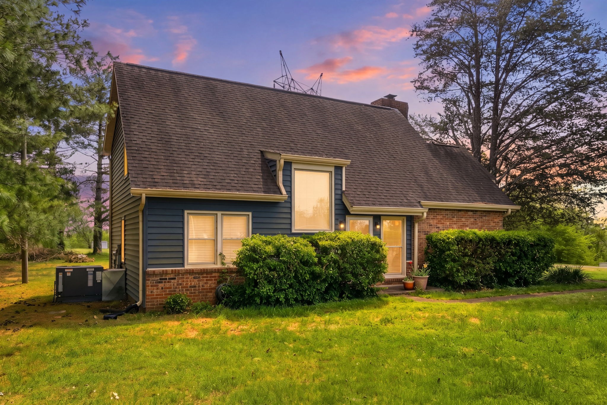 674 Lakeside Drive Springfield, TN 37172 - Photo 10 of 44 a front view of house with yard and trees
