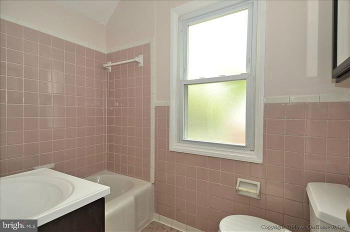 1015 Carson Street Silver Spring, MD 20901 - Photo 17 of 22 Bath