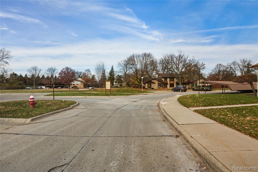 24532 Greenhill Road Warren, MI 48091 - Photo 32 of 32