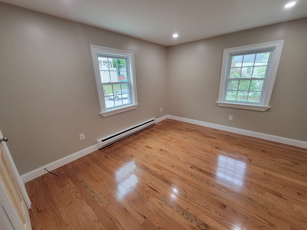 37 Ekman Street Worcester, MA 01607 - Photo 14 of 28