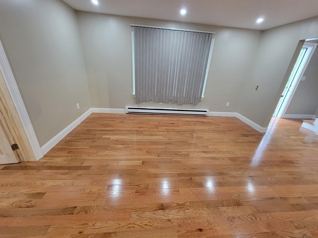 37 Ekman Street Worcester, MA 01607 - Photo 16 of 28