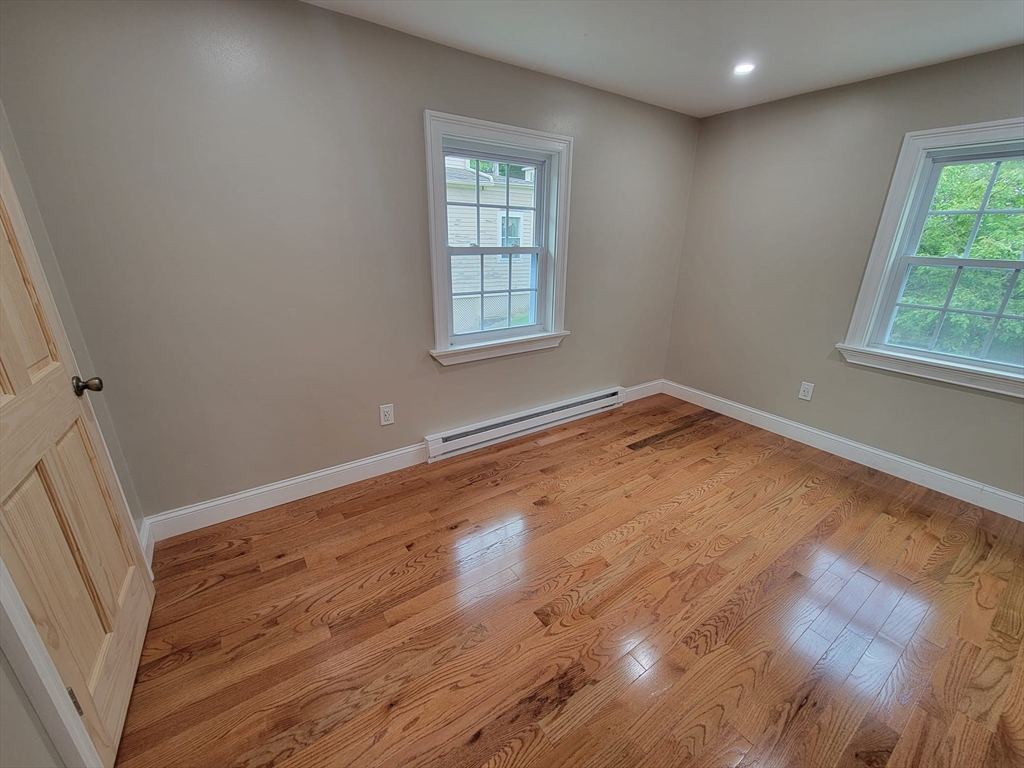 37 Ekman Street Worcester, MA 01607 - Photo 17 of 28