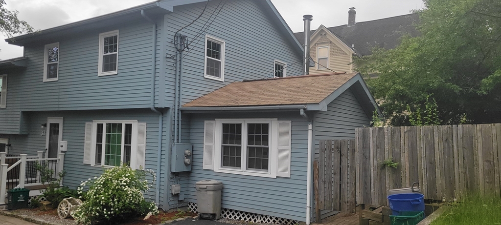 37 Ekman Street Worcester, MA 01607 - Photo 2 of 28