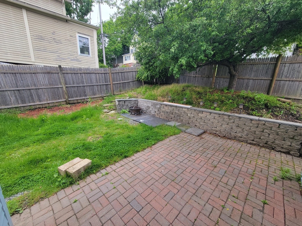 37 Ekman Street Worcester, MA 01607 - Photo 26 of 28