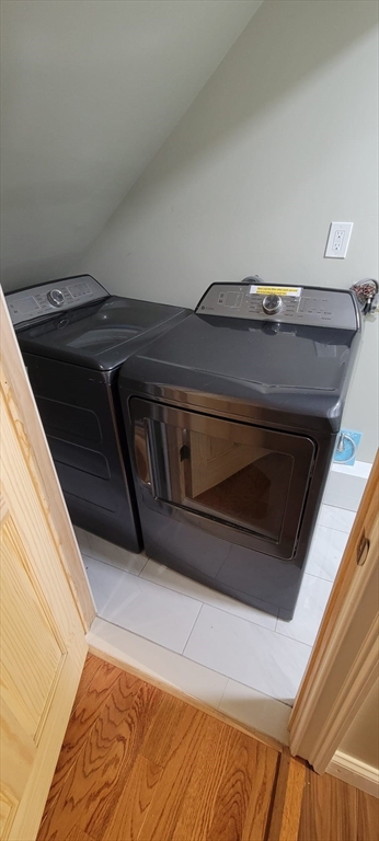 37 Ekman Street Worcester, MA 01607 - Photo 3 of 28