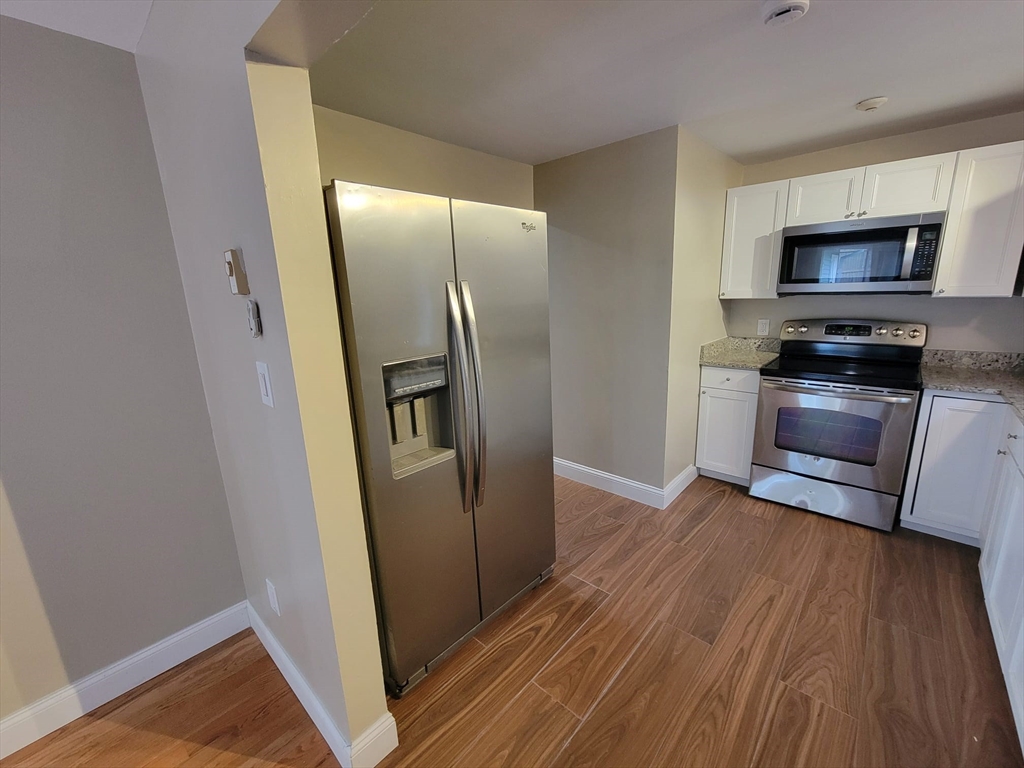 37 Ekman Street Worcester, MA 01607 - Photo 5 of 28