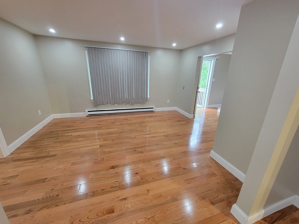 37 Ekman Street Worcester, MA 01607 - Photo 6 of 28