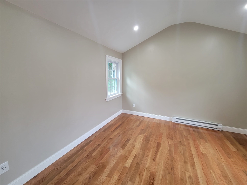 37 Ekman Street Worcester, MA 01607 - Photo 7 of 28