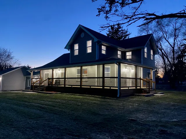 $449,900 | 2402 North 41st Road, Sheridan, IL 60551