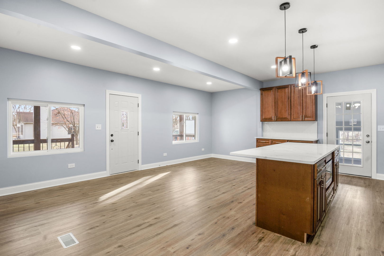 2402 North 41st Road Sheridan, IL 60551 - Photo 10 of 28