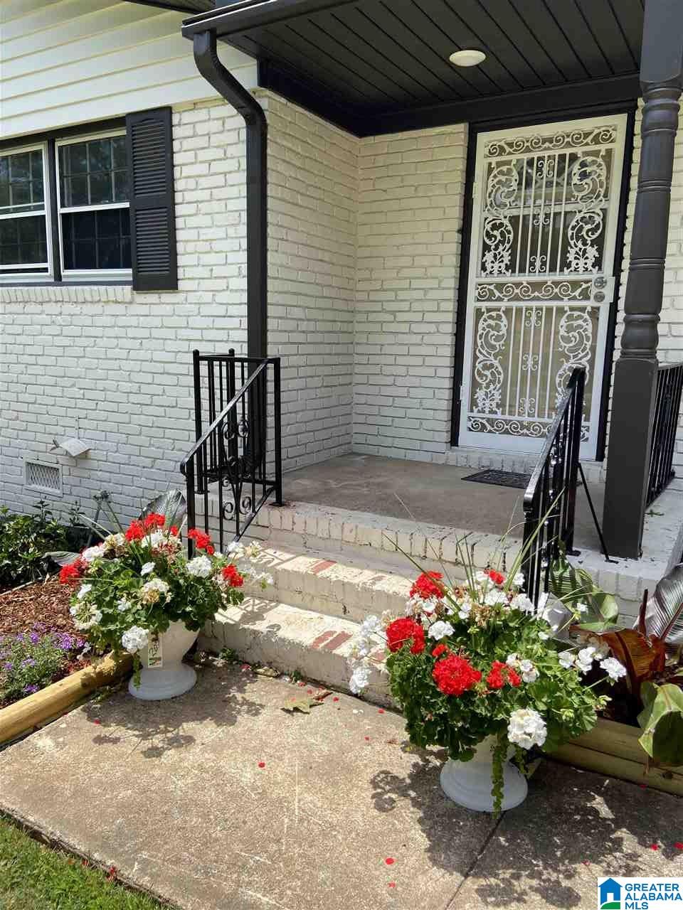 112 Maddox Way Fairfield, AL 35064 - Photo 3 of 48